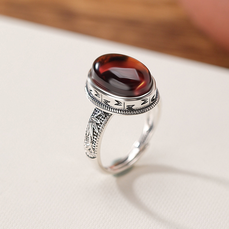 Nhẫn bạc S925 đính hổ phách đỏ phong cách vintage lá tre hình học cabochon mở điều chỉnh — Một mảnh
