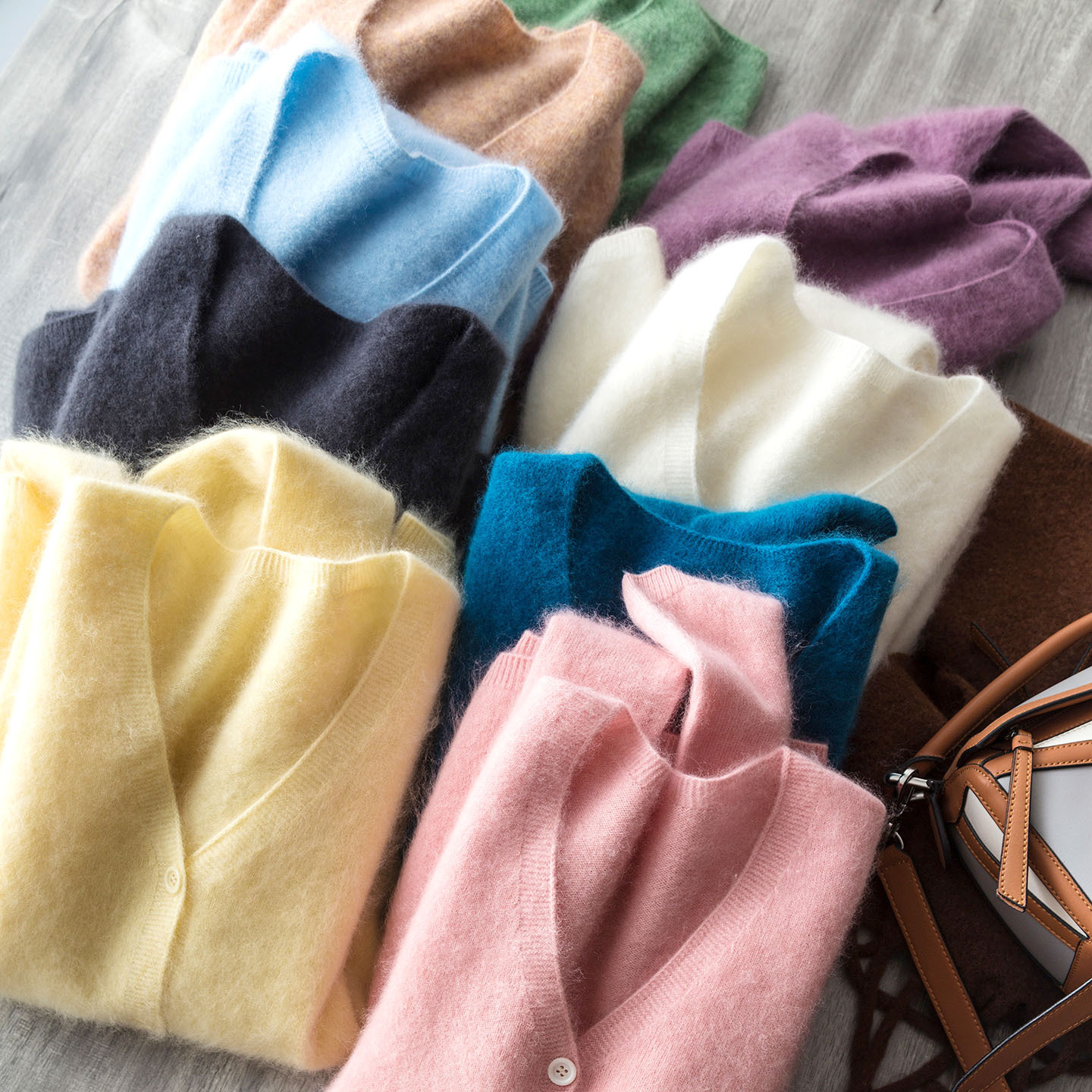 Early Autumn~Soft and Waxy Rich Brushed Wool Knitwear Seamless One-Piece V Neck Versatile Basic Knitwear Knitwear Cardigan Jacket