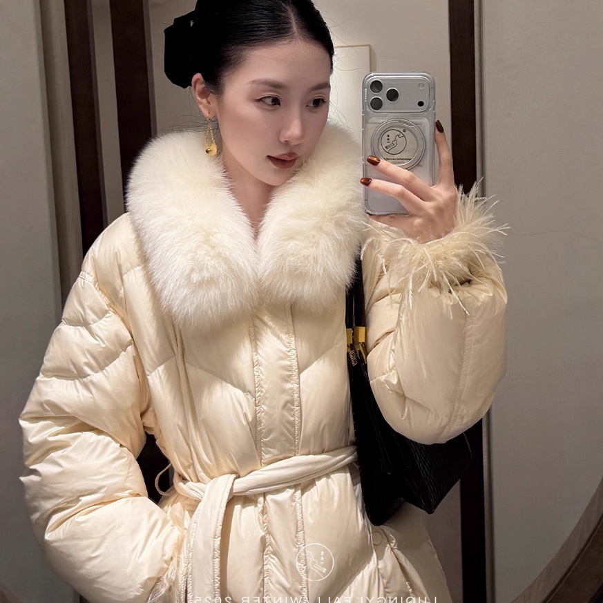 Lü Qingyi Zhishongbai High-Density Windproof 90% White Duck down Jacket for Women, Winter Long Warm Coat with Fox Fur Collar