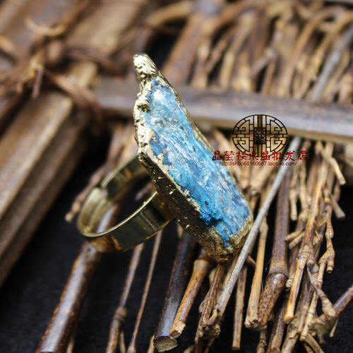 Cross-border foreign trade European and American jewelry, women's crystal jewelry, medieval retro raw stone green fluorite ring
