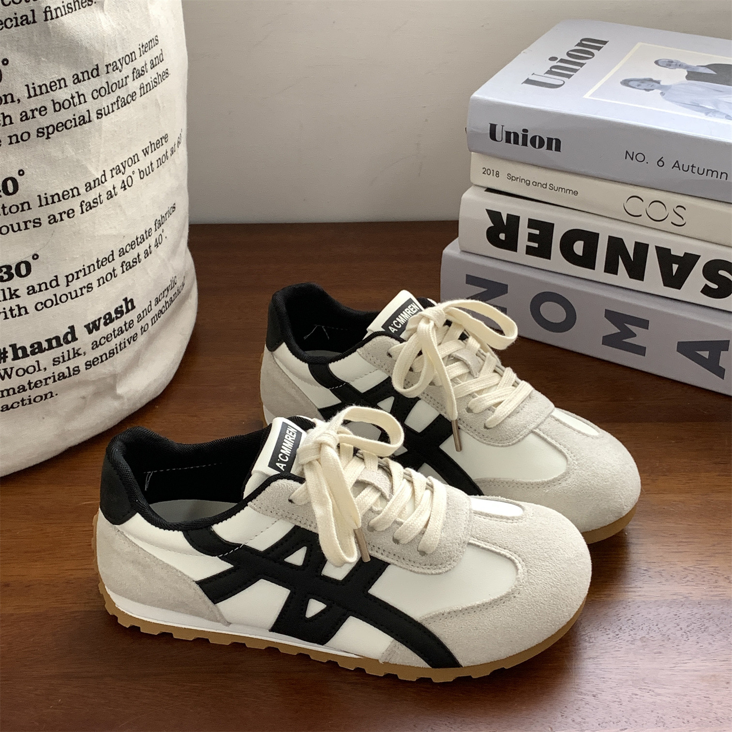 2025 New Autum Live Broadcast Popular Versatile Thick-Soled Soft-Soled Fashionable Casual Sports Sneakers Mis-5911