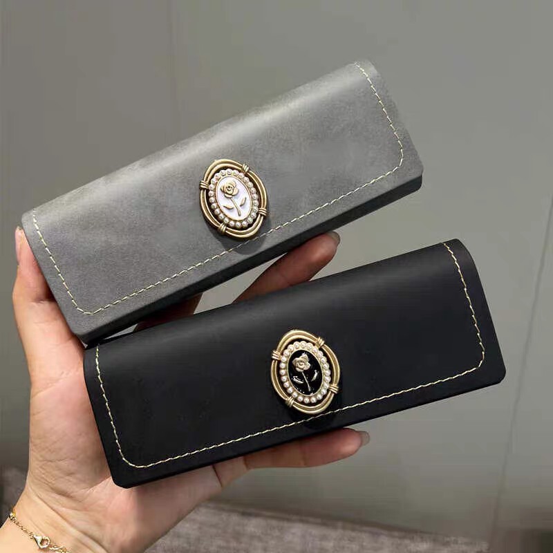 Personalized Fashion Rose Myopia Frame Glasses Case Pressure Resistant Portable Retro Sunglasses Case for Men and Women Personalized Fashion Rose Myopia Frame Glasses Case Pressure Resistant Portable Retro Sunglasses Case for Men and Women