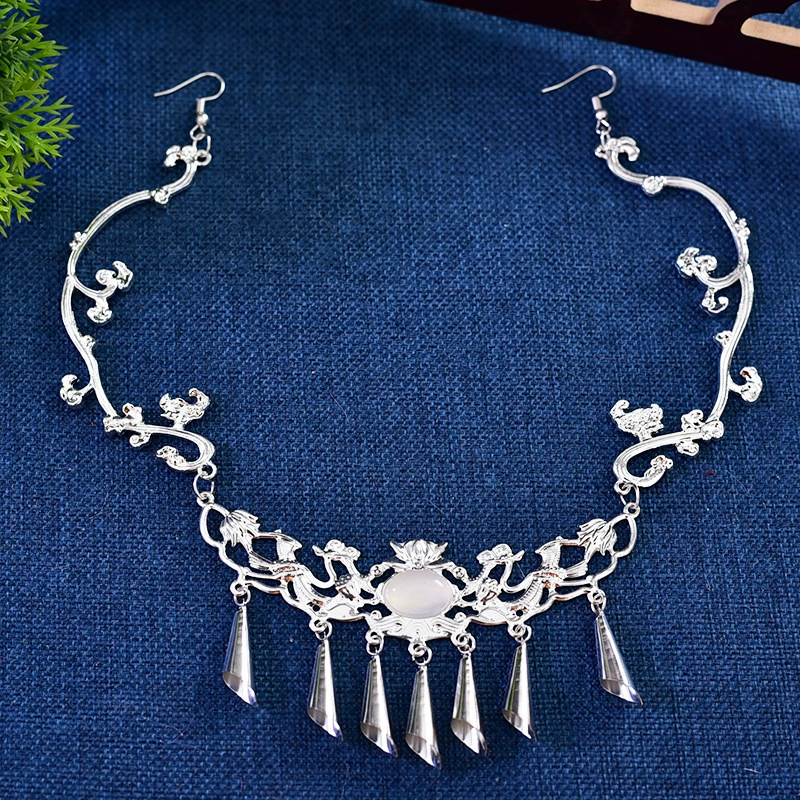 Экзотические украшения на лоб, цепочки для волос, аксессуары для волос, головные уборы в западном стиле, подвески для бровей, головные уборы ханьфу, супер-феи в стиле миао, капли воды.