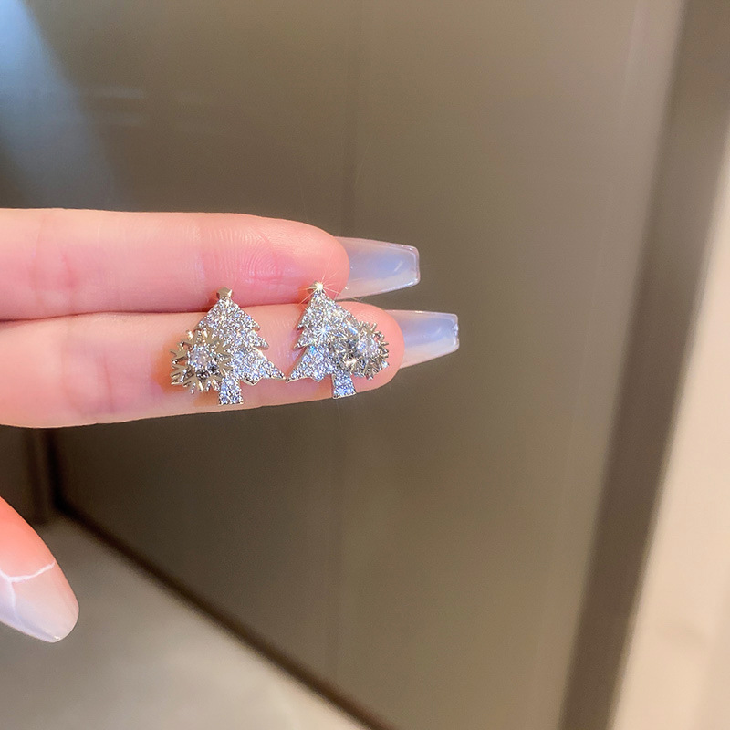 Retro Snowflake Copper Inlay Zircon Earrings 1 Pair