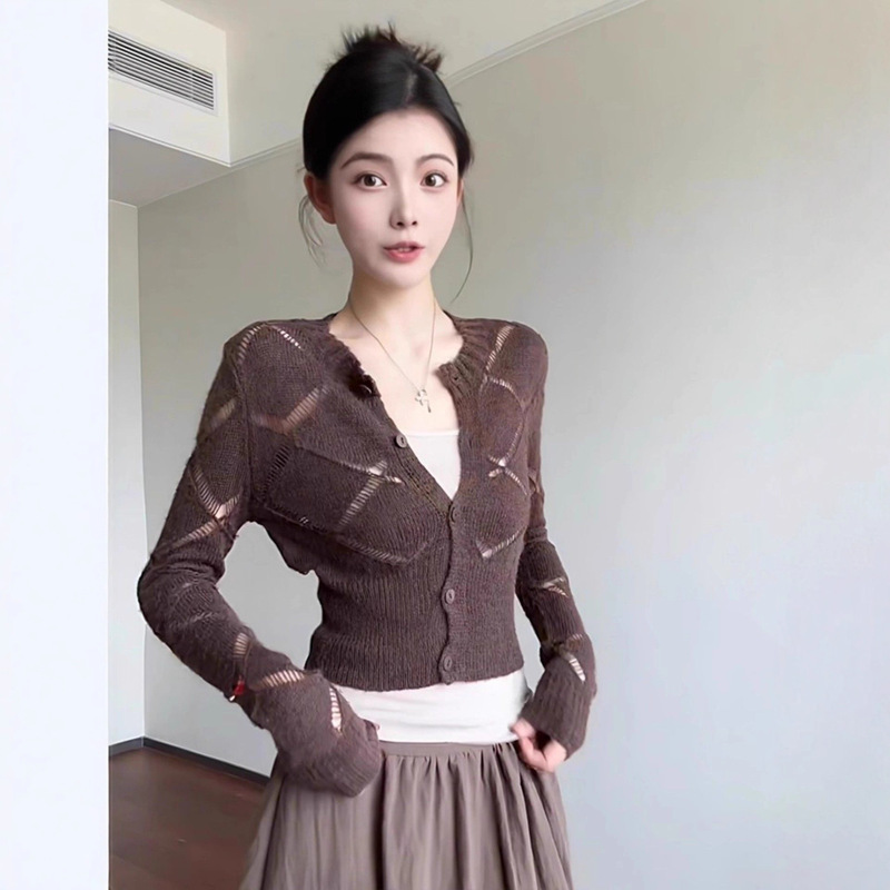 Maillard Coffee Color Cut Out Knitted Cardigan Women's Early Autumn New Design Slim Fit Layered Long-Sleeved Short Jacket Top Maillard Coffee Color Cut Out Knitted Cardigan Women's Early Autumn New Design Slim Fit Layered Long-Sleeved Short Jacket Top