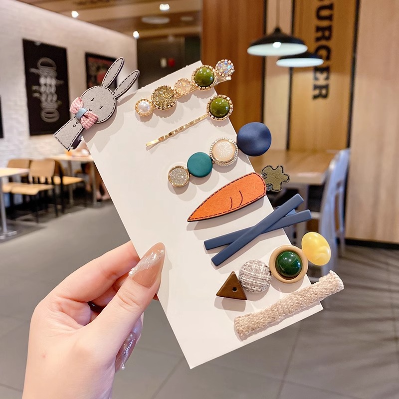 2024 Nueva horquilla de felpa de las mujeres Japonés lindo lado Celebridad de Internet clip lateral horquilla peludo pequeño clip tocado accesorios para el cabello