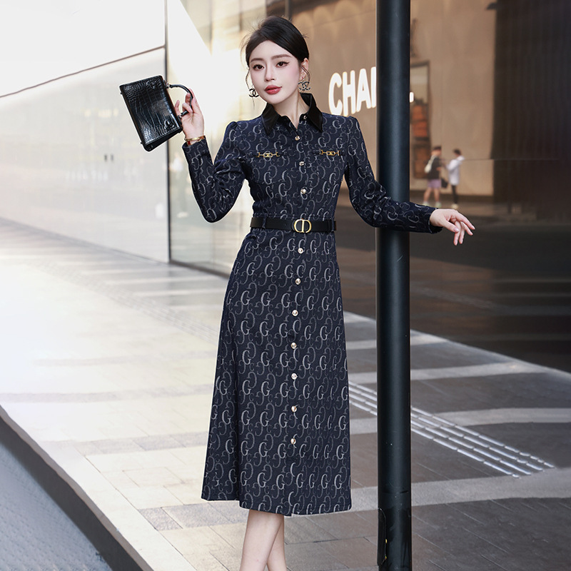 Letter-Printed Denim Skirt 2026 Retro High-End Waist-Cinching Slimming Commuter Long Skirt with Contrasting Colors and Long Sleeves, Slim Fit Letter-Printed Denim Skirt 2026 Retro High-End Waist-Cinching Slimming Commuter Long Skirt with Contrasting Colors and Long Sleeves, Slim Fit