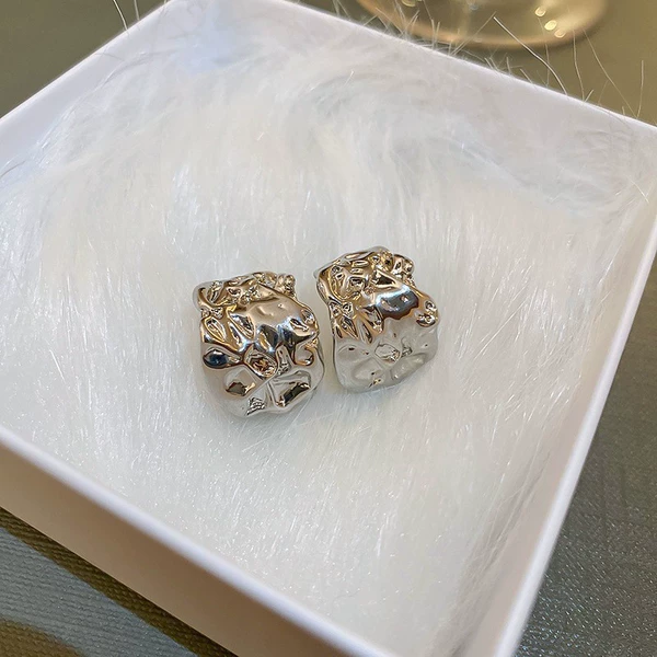 44# Silver Needle-Silver Folds.