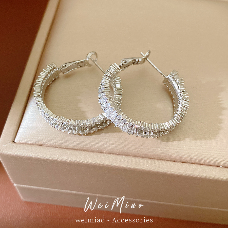Agujas de plata de piedra de silicio geométricas aretes redondos temperamento de moda personalidad nicho aretes de lujo ligero aretes de alta calidad image 4