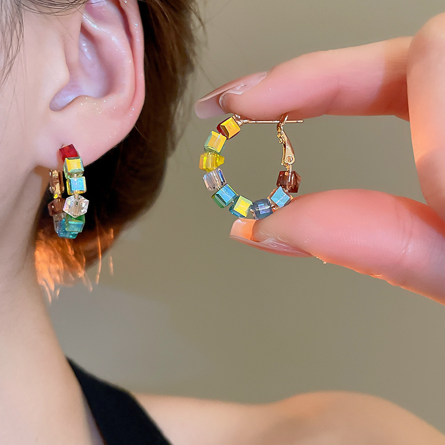 Pendientes de flores de color dopamina de verano Pendientes de todo fósforo de nicho fresco Pendientes de lujo de alta gama de moda al por mayor