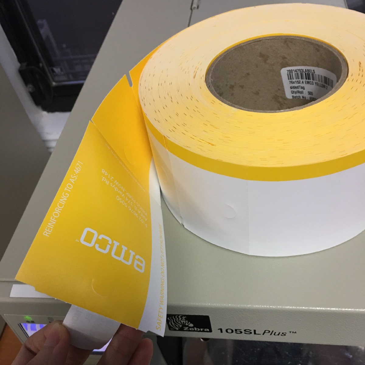 宝鸡市印制高温钢铁标识标牌FASSON强粘PET Iron金属制品打孔吊牌