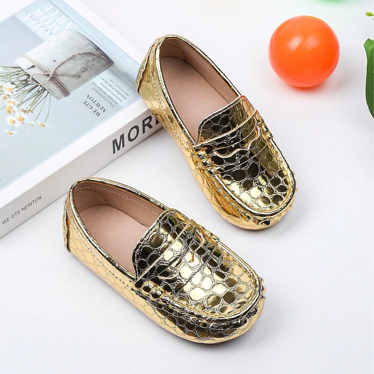 Cross-Border Foreign Trade 2026 Spring and Autumn New Style Pure Handmade Stitched Shiny Crocodile Pattern Slip-On Leather Shoes for Children and Toddlers