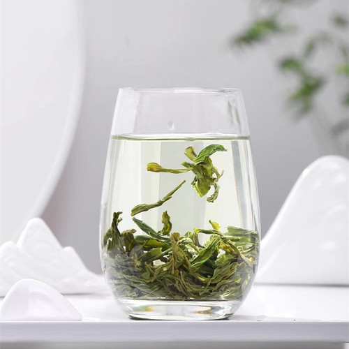 Biluochun New Tea Mingqian Young Leaves Authentic Suzhou Alpine Green Tea Strong Fragrance Spring Tea Bulk Canned 250g