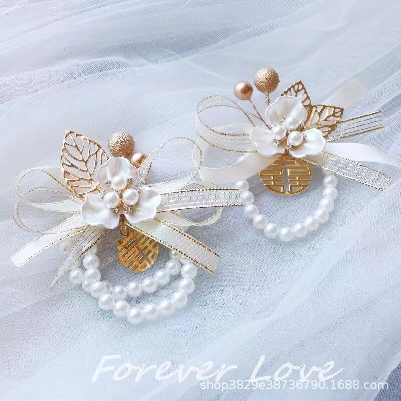 Bridesmaid wrist flower bride Sisters Group hand flower Mori Korean wedding wedding bracelet father groom best man brooch