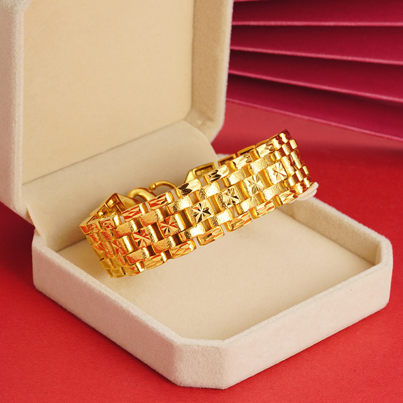 Pulsera de cadena de tanques para hombres y mujeres Pulsera de oro de arena de Vietnam no se desvanece durante mucho tiempo Regalo de todo partido dominante Venta caliente Yiwu Venta al por mayor