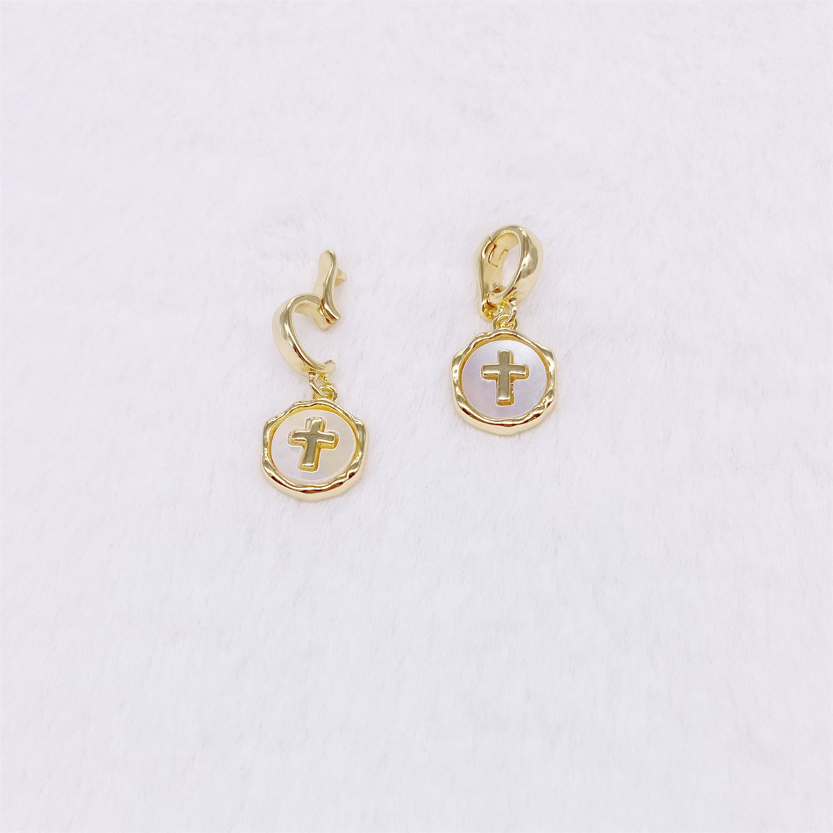 7g Weight Jewelry Buckle Jewelry Making Type DIY Jewelry Accessories Classification 1 Piece Quantity Copper Material Cross, Moon, Flower Pattern Plating Design Simple Style Style 1 Piece Copper Cross Moon Flower Jewelry Buckle 3