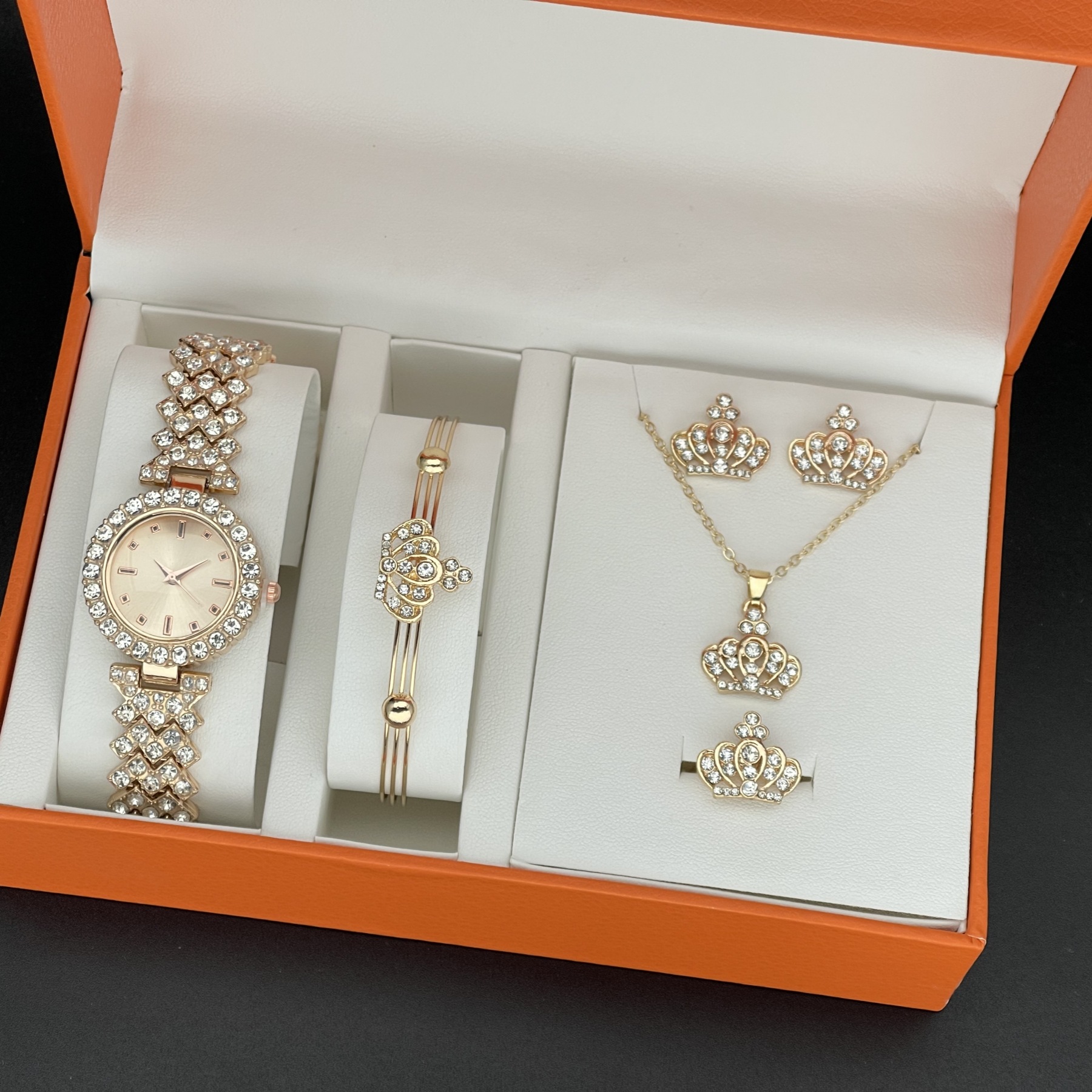 2023 Winter YJzb women's crown full diamond watch jewelry suit simple temperament quartz women's watch wholesale