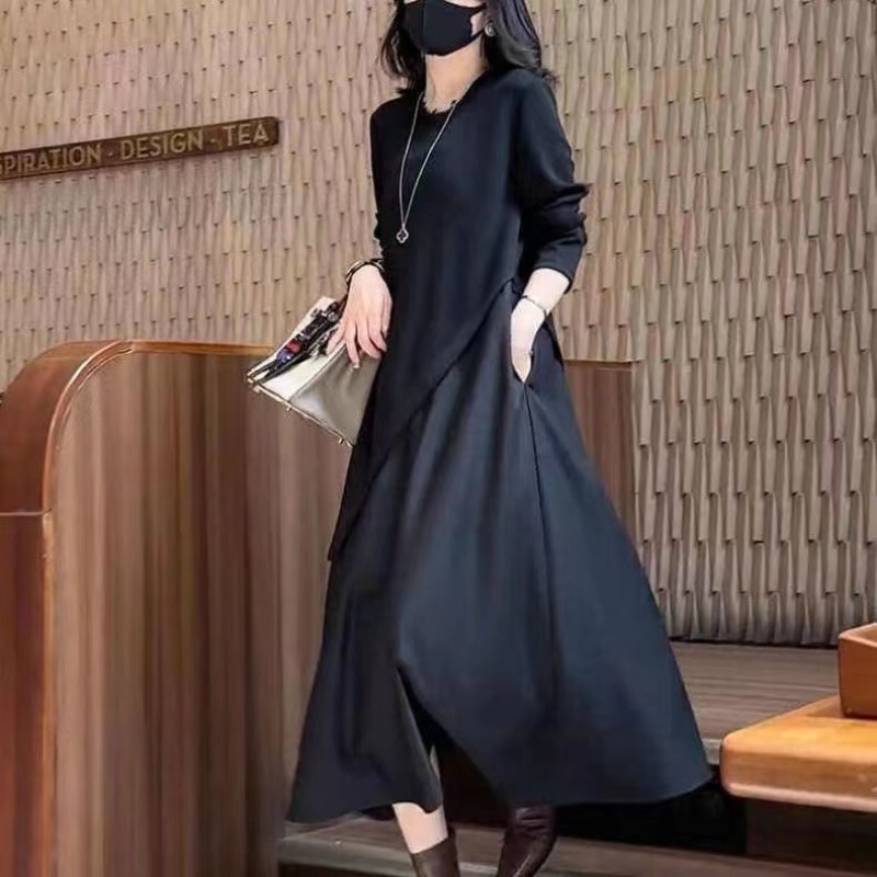 Black French Slimming Long-sleeved Stitching Fake Two-piece dress Women's Autumn New Round Neck Irregular Design Black French Slimming Long-sleeved Stitching Fake Two-piece dress Women's Autumn New Round Neck Irregular Design