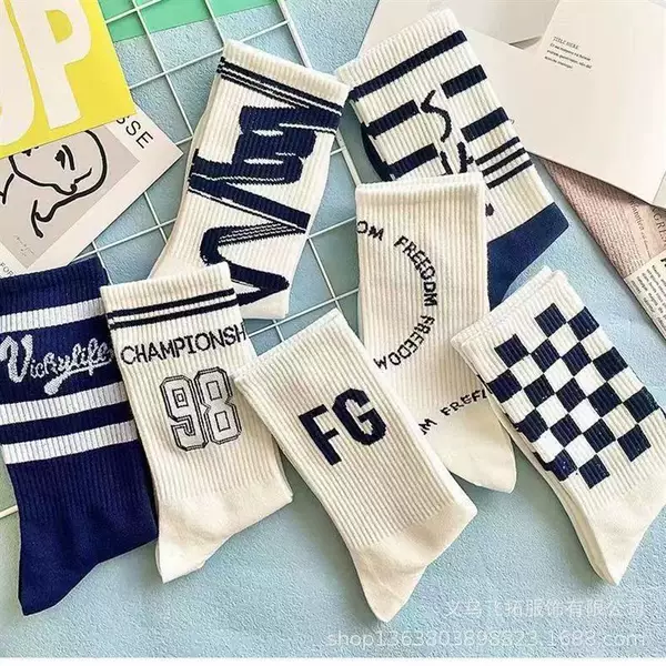 Outdoor mid-calf socks, trendy and versatile sports socks for men and women, autumn and winter long socks for couples, wholesale