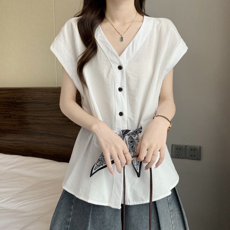 大码韩系简约纯色V领无袖衬衫女夏季新款百搭纯色单排扣丝巾上衣|undefined