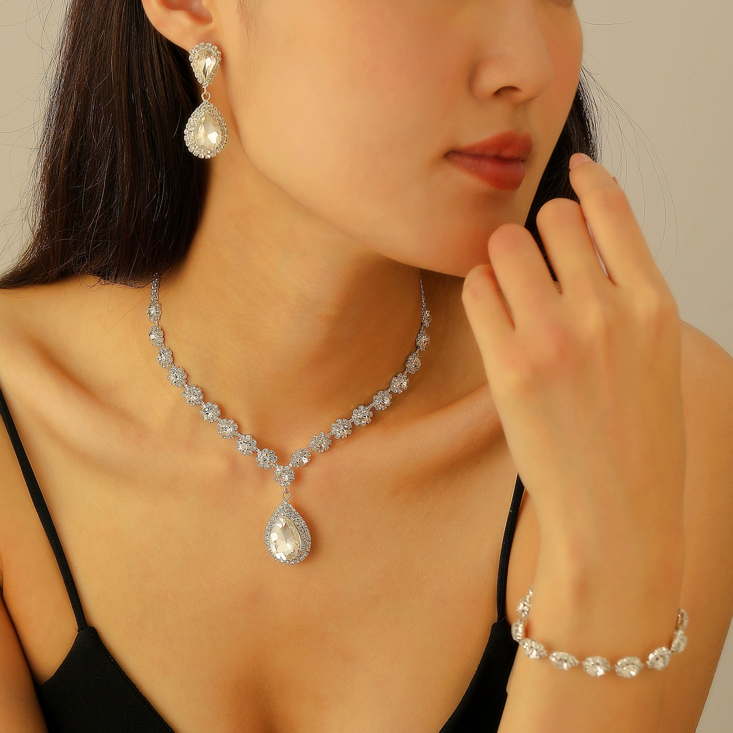С Sophisticated crystal necklace, necklace and earrings, ear clips, set for bride, accessory, wedding dress