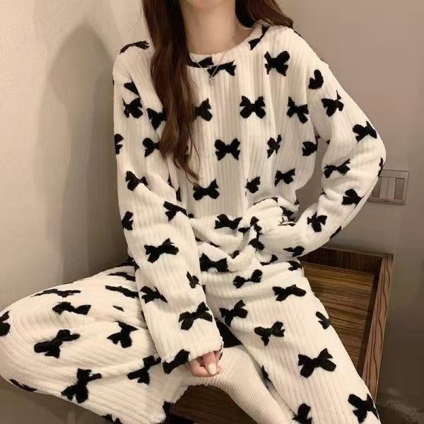 珊瑚绒睡衣女秋冬新款法兰绒可爱时尚长款家居服圆领长袖长裤套装|undefined