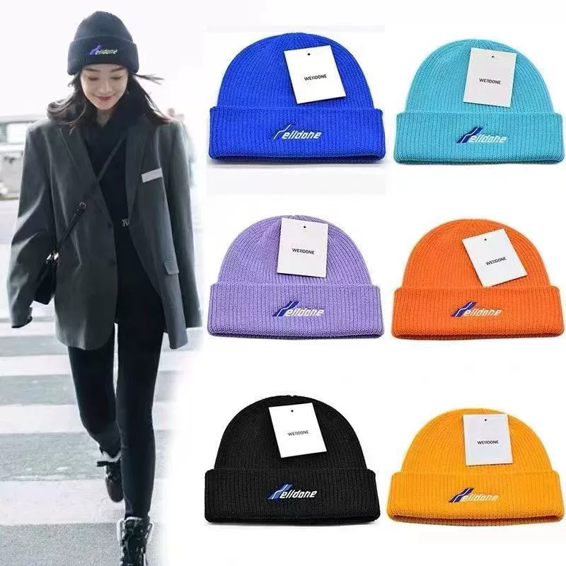 Keep warm fashionable woolen knitted hat for leisure for men and women, Korean style, with embroidery