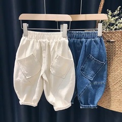 中小の男の子の洋気のダイコンのズボンはハーレムのズボンの春秋の新型の女の赤ちゃんのファッションのカジュアルなジーパンを合わせます。