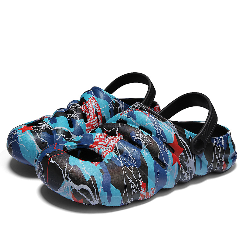 Nuevos zapatos agujeros de mierda de verano para hombres, sandalias de playa al aire libre antideslizantes, moda, zapatillas casuales.