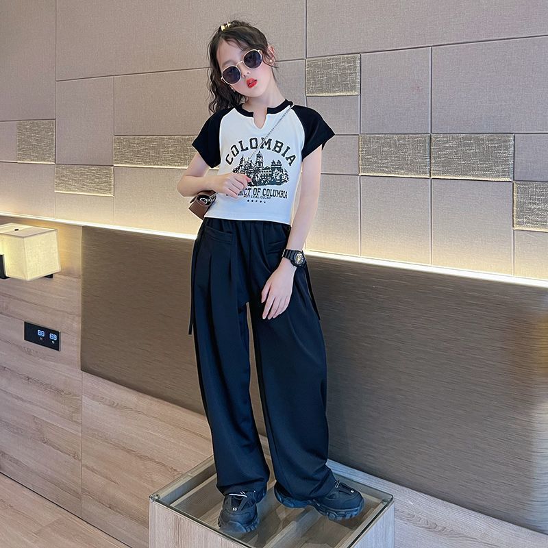 Girls' Short-Sleeved T-Shirt Summer Outfit 2026 New Stylish Children's Short Top Casual Straight-Leg Pants Two-Piece Set