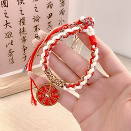 项链;戒指;手镯