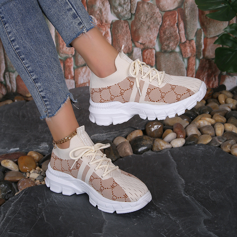Sport Shoes Image 5