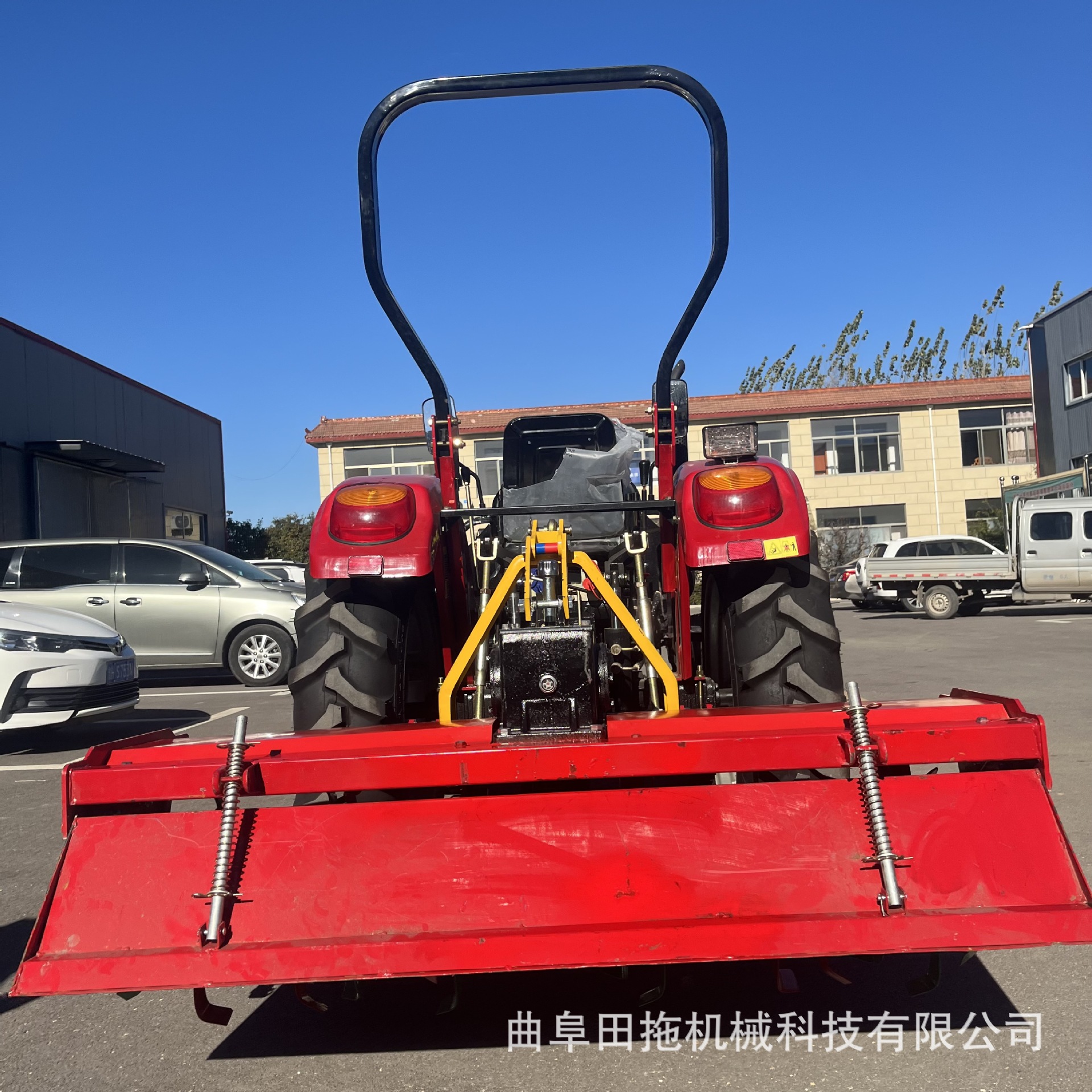 四轮拖拉机带旋耕机