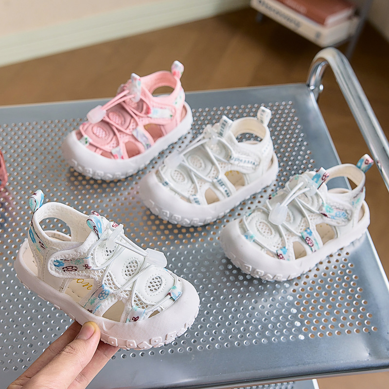 Sandalias deportivas para niños 2025 nuevos zapatos de playa de suela blanda Baotou para niños, niños, niñas, bebés, niños pequeños, zapatos para niños pequeños
