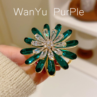 European and American light luxury retro high-grade Emerald K9 Crystal scarf buckle fixed corner multi-functional buckle knotted buckle