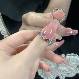 耳钉;耳环;项链