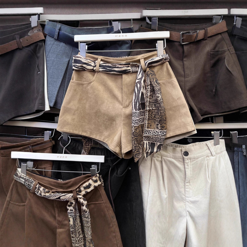 Khaki Suede High-Waisted Wide-Leg Casual Shorts for Women, Autumn and Winter Versatile Boot Shorts, Slimming Hip-Hugging Hot Pants Khaki Suede High-Waisted Wide-Leg Casual Shorts for Women, Autumn and Winter Versatile Boot Shorts, Slimming Hip-Hugging Hot Pants