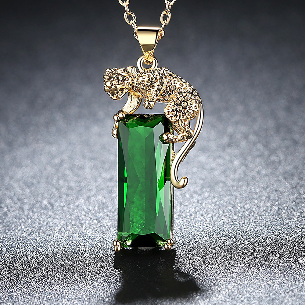 Insieme caldo della collana del leopardo di volo del pendente della tormalina verde smeraldo intarsiato del leopardo dell'oro di modo di stile di Longrui_voghion.com