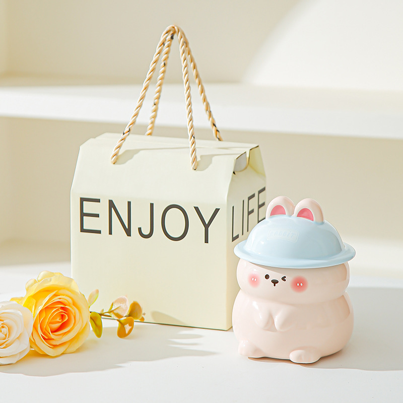 Dibujado a mano encantador conejo tridimensional taza de marca creativa regalo de cumpleaños taza de cerámica de dibujos animados estudiantes con taza de agua cubierta