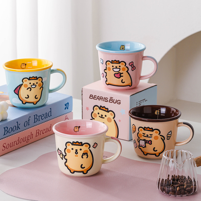 Taza de cerámica de gusano de oso autorizada genuina Taza de marca de nuevo producto Regalo de niña de cumpleaños linda Regalo de mano Taza de agua para el hogar