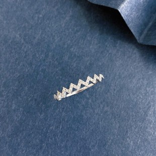 Fubei Diamond Jewelry 18K Gold Set with 15-Point Diamond Heartbeat Ring, Fresh and Elegant, Can Be Worn Alone or Stacked