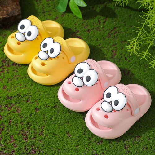 Children's slippers summer children's soft-soled non-slip girls' hole-in-the-wall shoes boys' cartoon infants' baby slippers