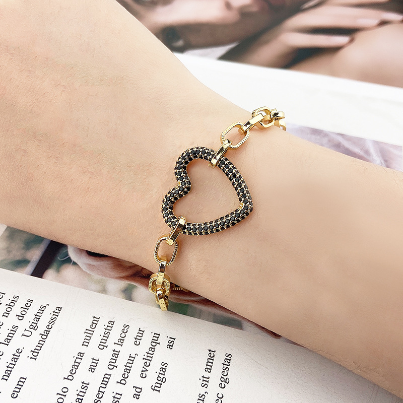 simple diamond heart-shaped bracelet