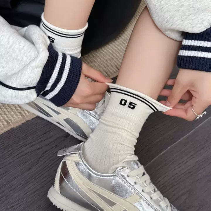 2025新款中筒袜子学院风条纹棉袜秋冬运动风韩系棉袜日系ins女袜