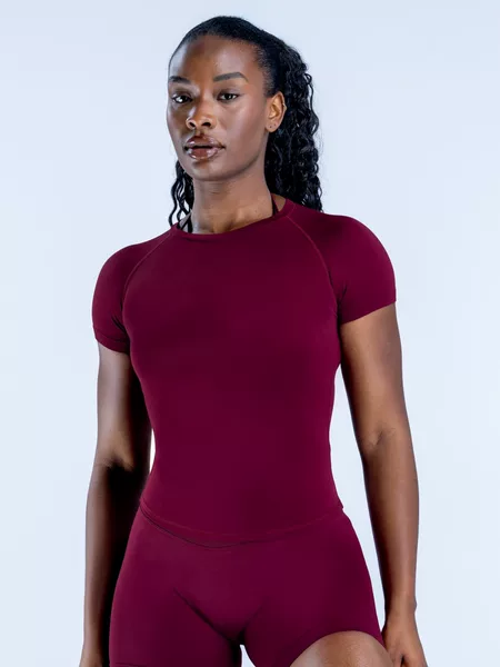 Amazon Fully Matte Nylon High Elastic Moisture Wicking Tight Seamless Short-Sleeved Fitness T-Shirt with Hip Length Short Sleeves