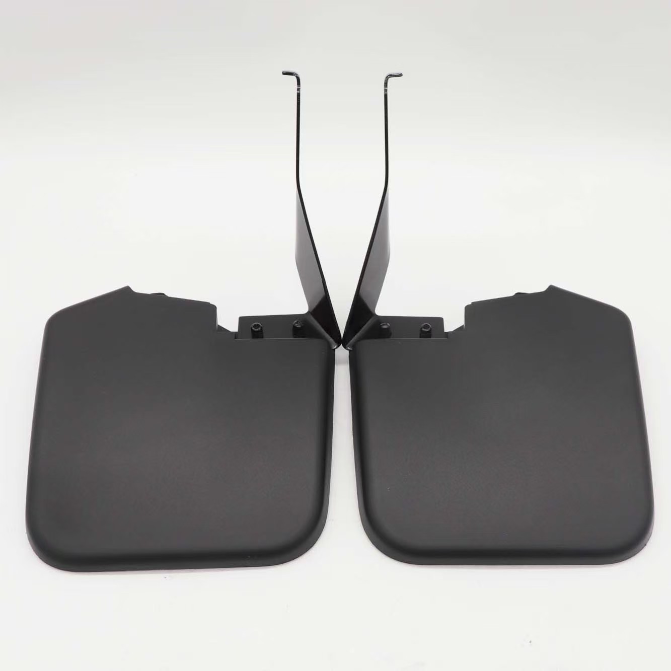 Aplicable a Jiangling Ford Turui Ouquanshun para adaptar el guardabarros con soporte de fabricación de ventas transfronterizas.