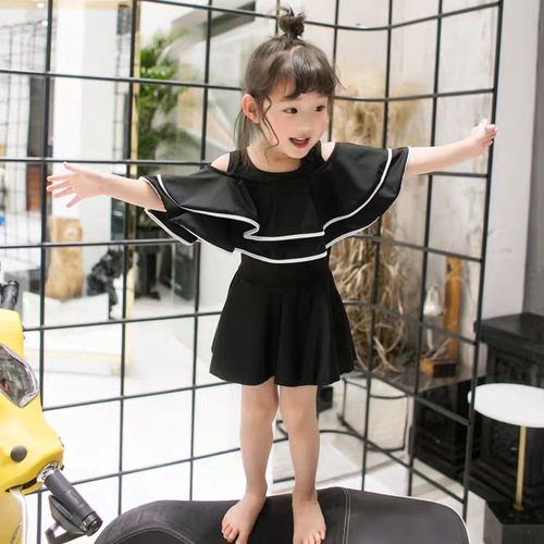 Parent-child swimsuit, new mother-daughter one-piece boxer shorts, tummy-covering and slimming swimwear, Korean-style off-shoulder swimsuit for girls and children.