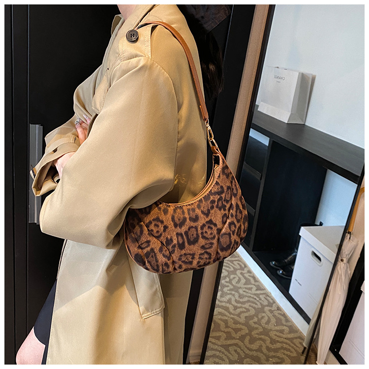 Leopard print cross-border niche bags for women, versatile and fashionable new retro underarm bag, stylish and individual commuting single-shoulder bag undefined