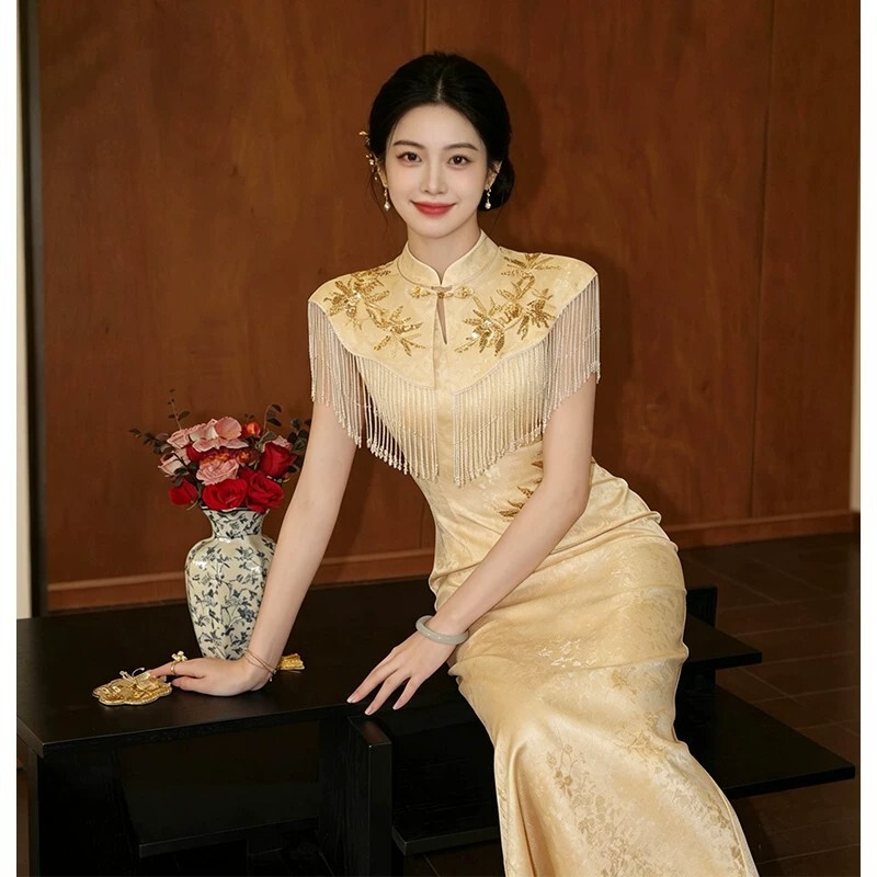 New Chinese-Style High-End Engagement Dress 2026 New Model Bride's Embroidered Tassel Wedding Qipao Set Elegant Toast Dress