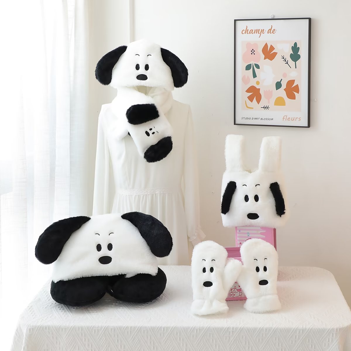 Cartoon cute gloves with hood
